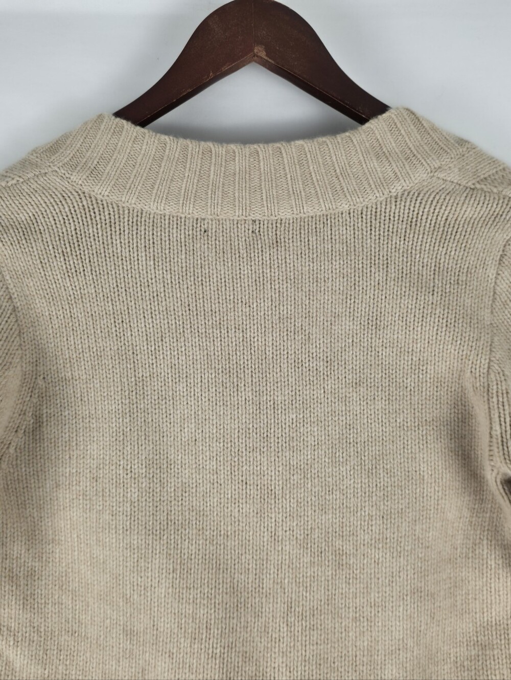 J. Crew Cashmere Blend Cable Knit V-Neck Sweater Tan Camel Minimalist Medium - Picture 8 of 10